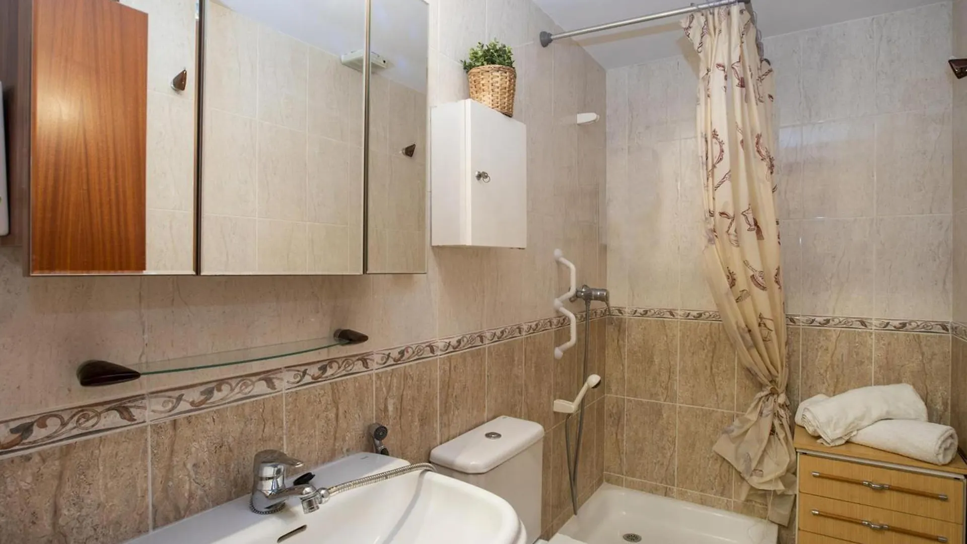 Apartamento En Empuriabrava: Frente Al Mar, Piscinas, Parking Y Vistas A La Bahia - Hisp-288-39 Испания