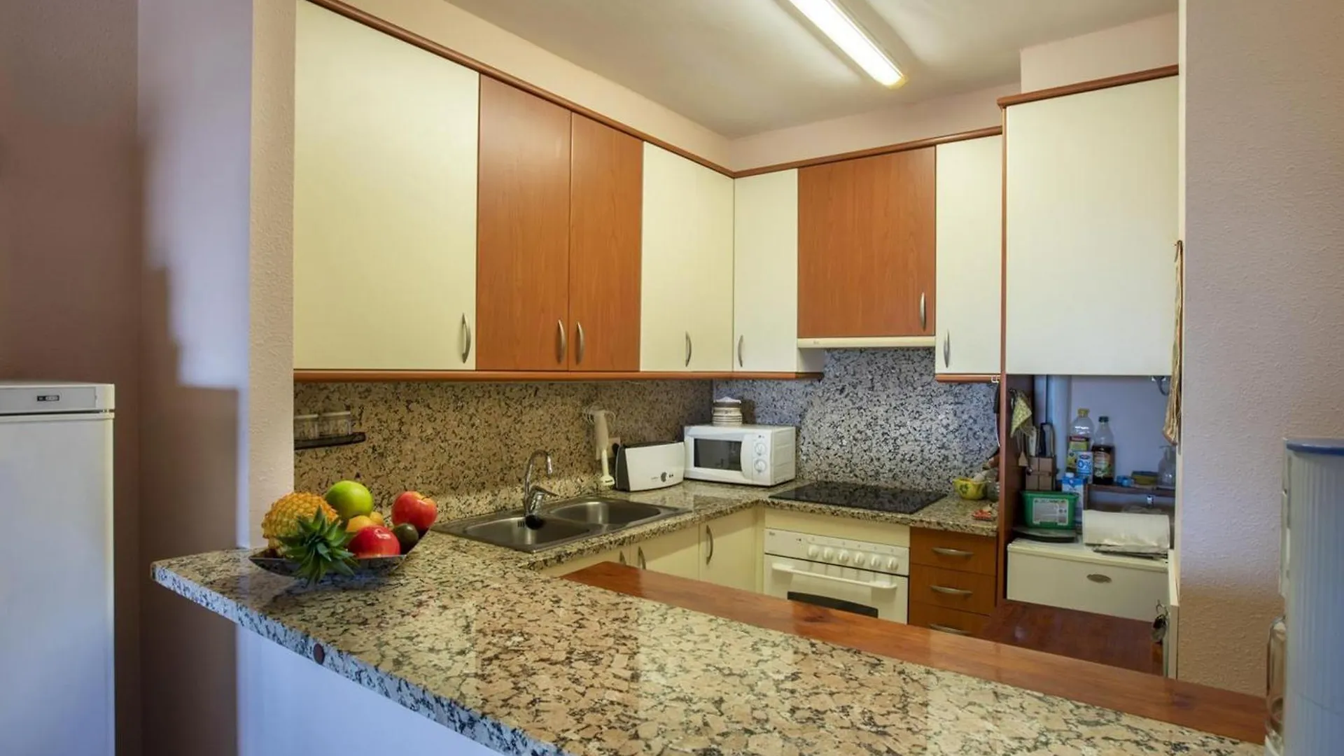 Apartamento En Empuriabrava: Frente Al Mar, Piscinas, Parking Y Vistas A La Bahia - Hisp-288-39 0*, Эмпуриабрава Испания